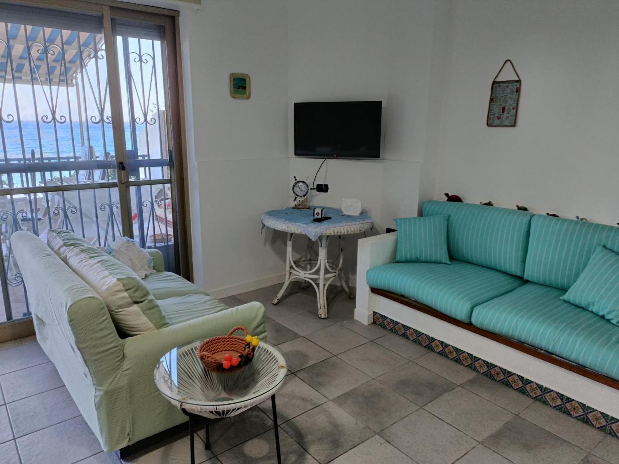 Casa Vacanze Margarita Сант'Алессіо-Сікуло Екстер'єр фото